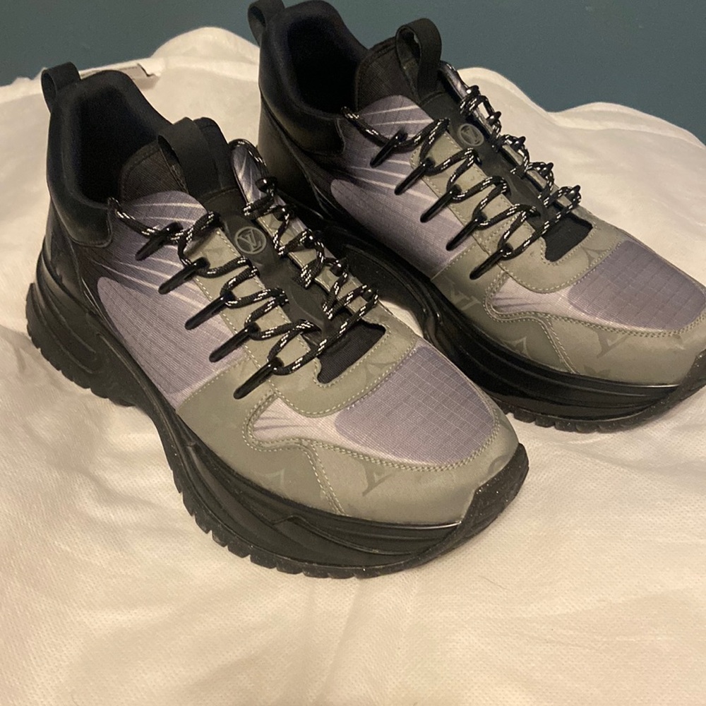 Louis Vuitton Gray/Black  Run Away Monogram Pulse Sneakers Size LV8/US 9